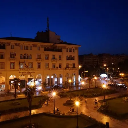 Aristotelous Square Luxury Apartment