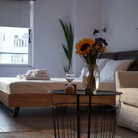 Aristotelous Square Luxury Apartment