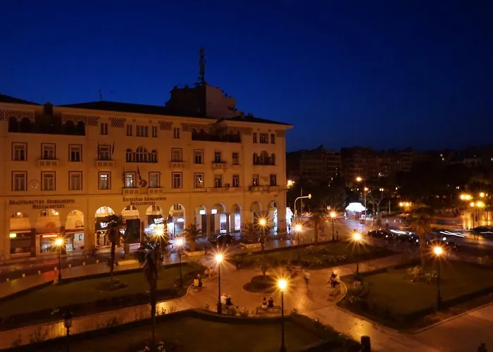 Aristotelous Square Luxury شقة